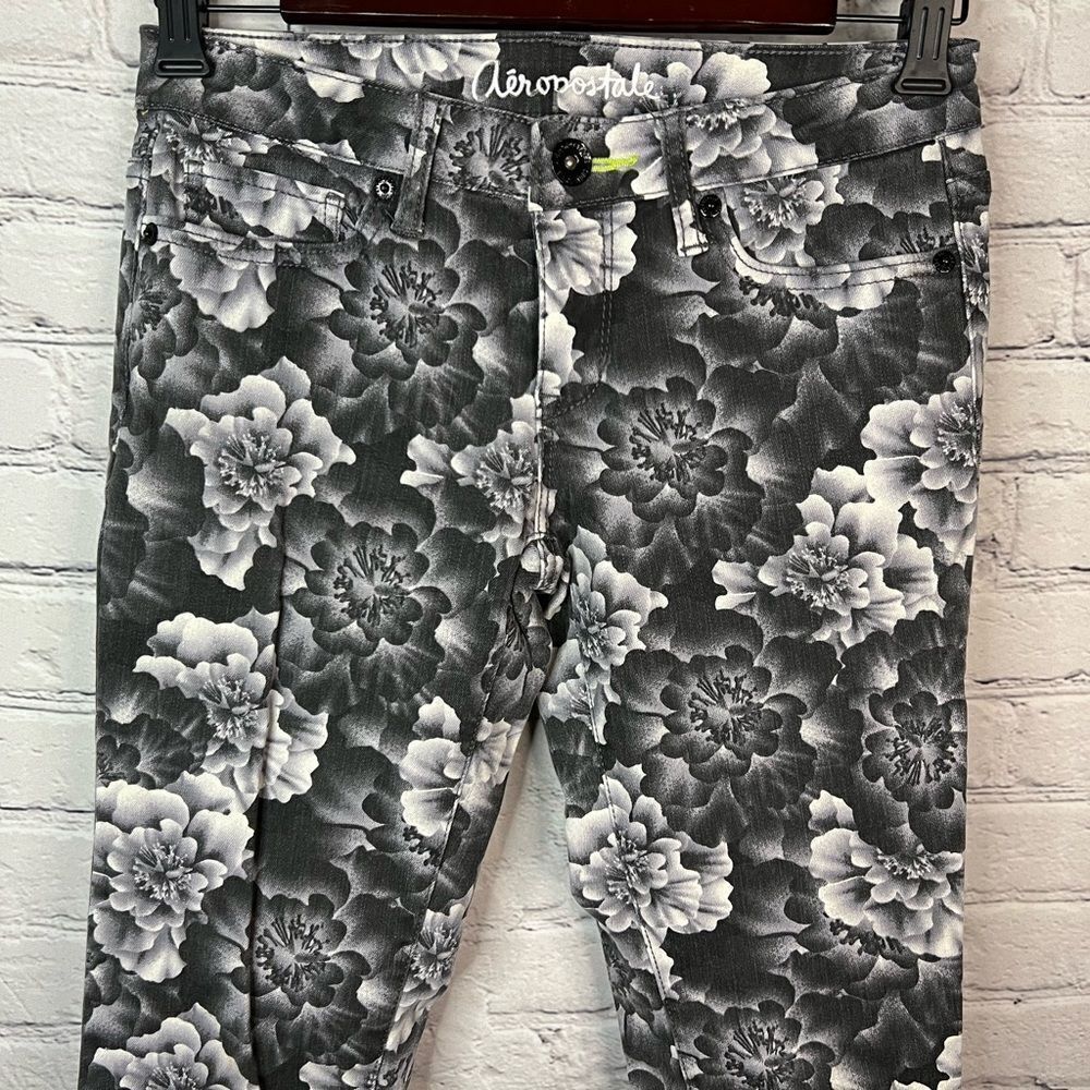 Aeropostale Grey Black Floral Lola‎ Jegging Skinny Jean size 2R Stretch Low Rise - Picture 3 of 9